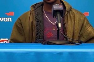 亚历山大谈冲突：多特不是那种会惹事的人，他只是想赢球而已